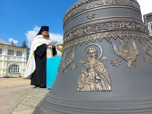В Николо-Шартомском монастыре обновляют звонницу